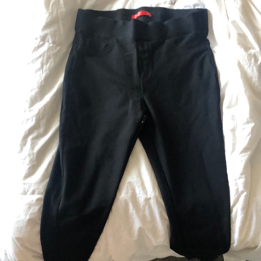 Black pants/leggings